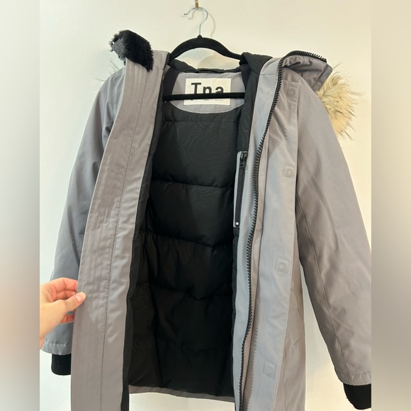 Aritzia Parka xs - Picture 2 of 4